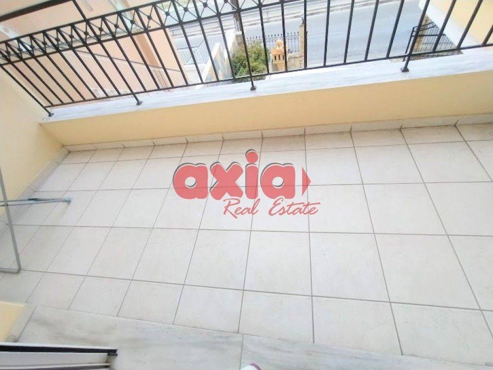 Ενοικιάζεται Studio 25τ.μ. που βρίσκεται στον 1ο όροφο οικοδομής  κοντά στην Αγία Ειρηνη,