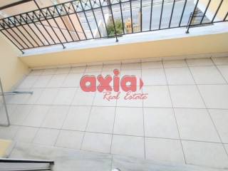 Ενοικιάζεται Studio 25τ.μ. που βρίσκεται στον 1ο όροφο οικοδομής  κοντά στην Αγία Ειρηνη,