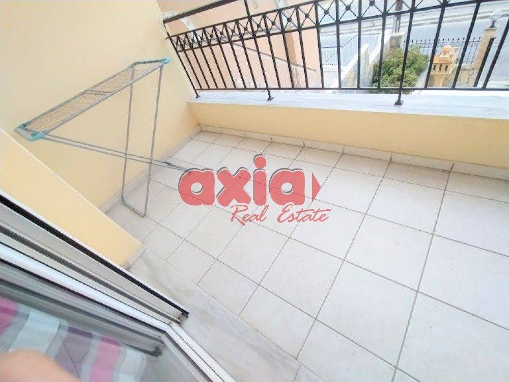 Ενοικιάζεται Studio 25τ.μ. που βρίσκεται στον 1ο όροφο οικοδομής  κοντά στην Αγία Ειρηνη,