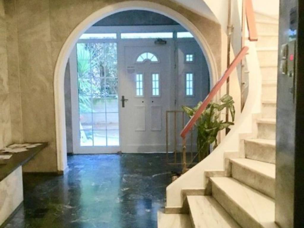 eisodos polykatoikias