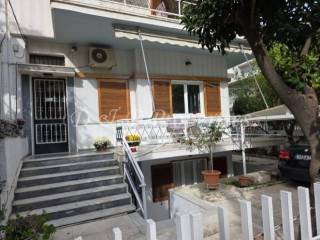 Είσοδος διαμερισμάτων εξωτερικά