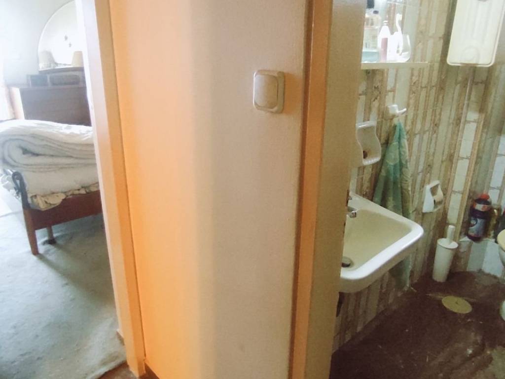 Aristera ypnodomatio 1 dexia wc