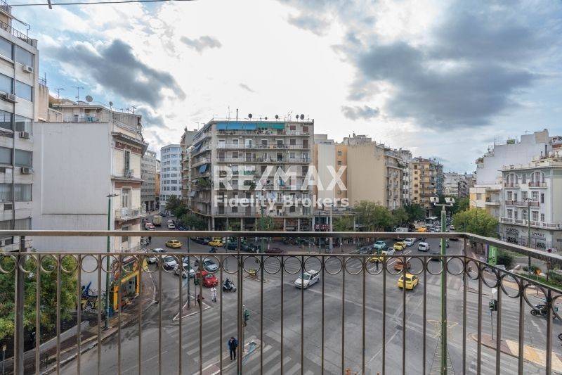 Θέα από μπαλκόνι