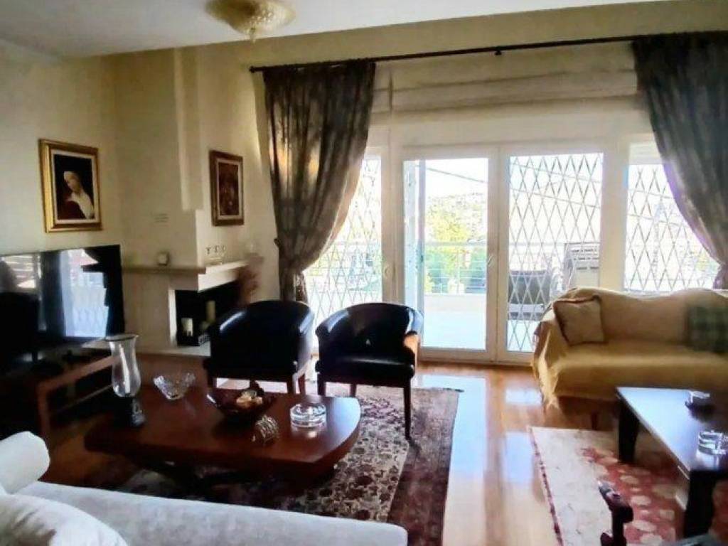 Forumland Real Estate, Σαλόνι με τζάκι