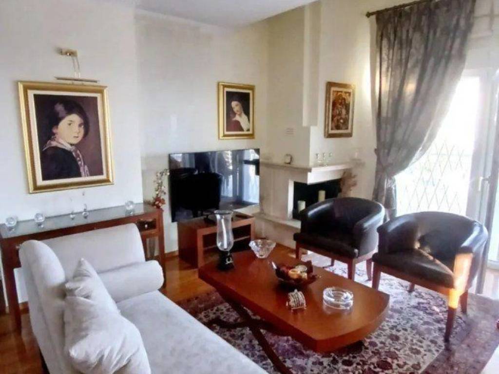 Forumland Real Estate, Σαλόνι με τζάκι