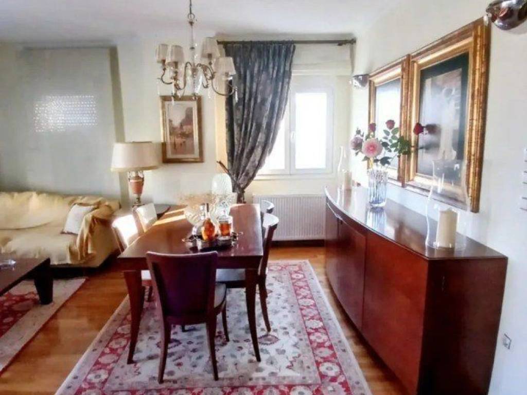 Forumland Real Estate, Καθιστικό