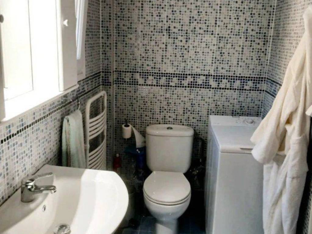 Forumland Real Estate, Μπάνιο