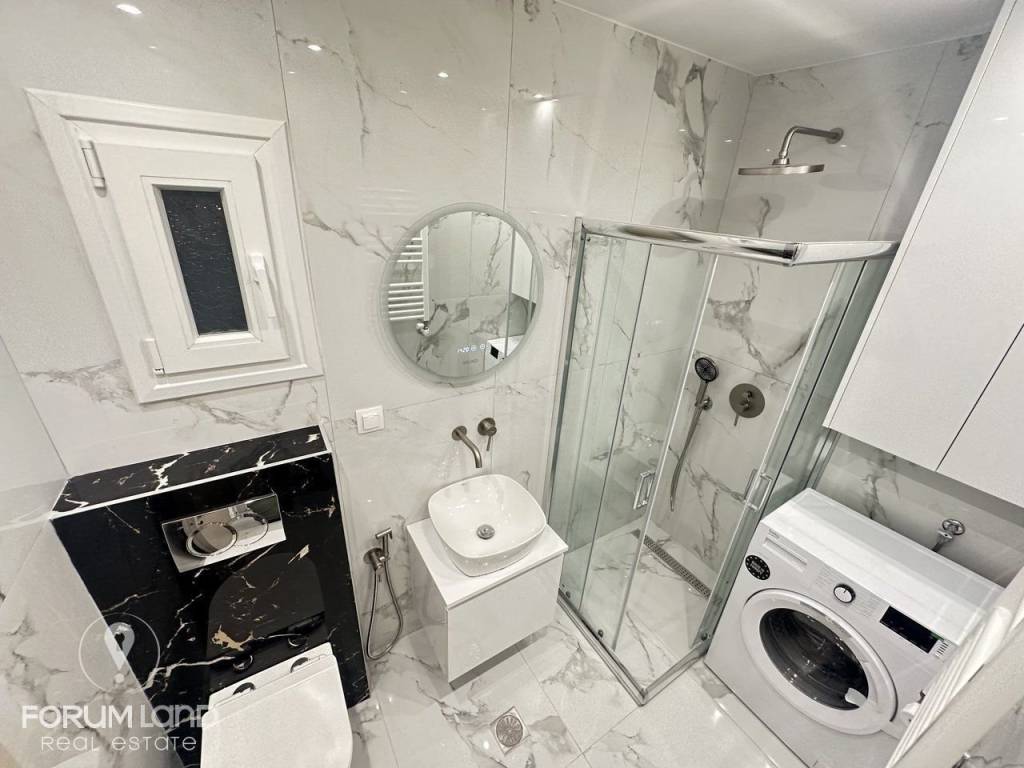 Forumland Real Estate, Μπάνιο