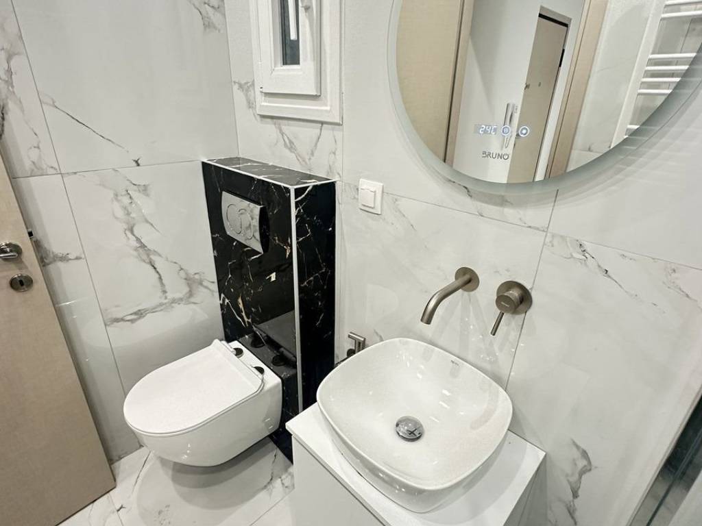 Forumland Real Estate, Μπάνιο