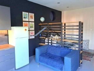 Ενιαίος χώρος κουζίνα-σαλόνι-υπνοδωμάτιο