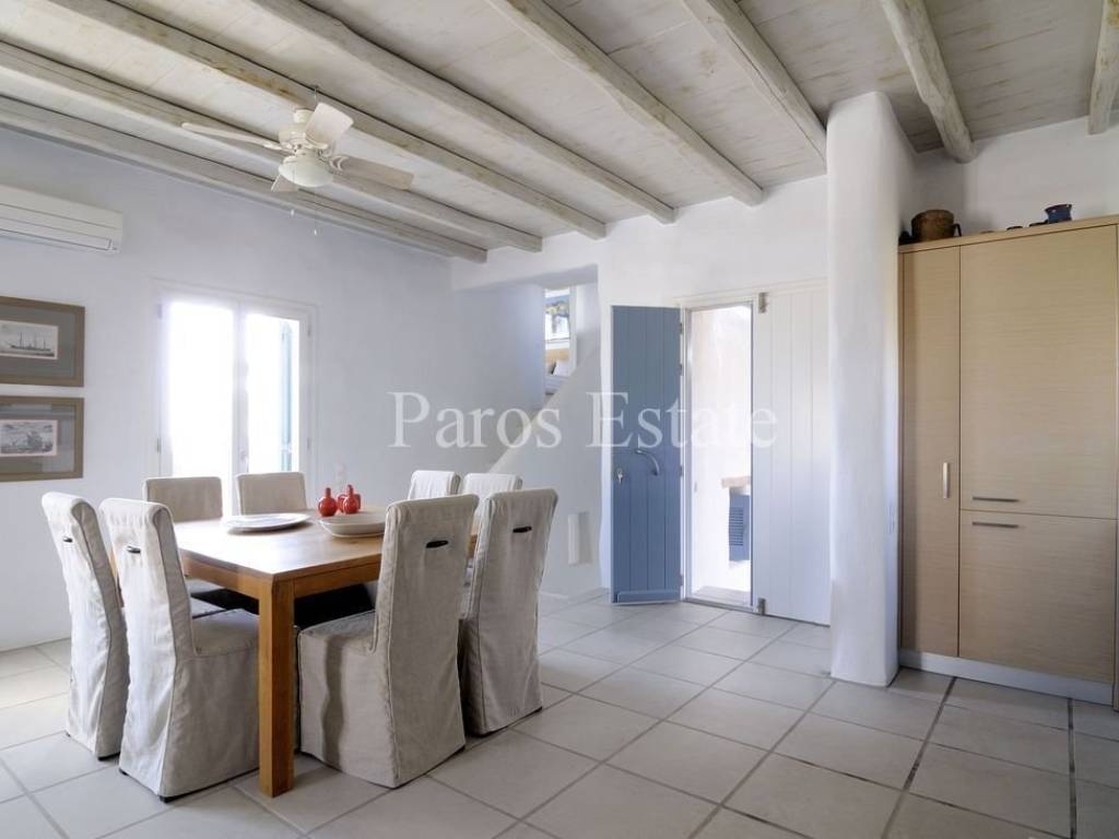 Σαλοκουζίνα με τραπεζαρία