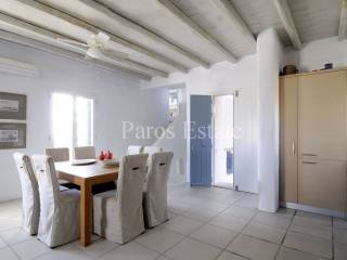 Σαλοκουζίνα με τραπεζαρία