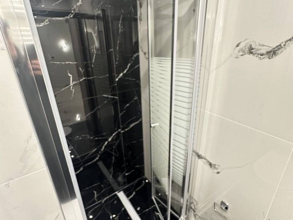 Forumland Real Estate, Μπάνιο