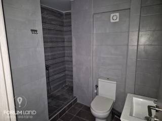 Forumland Real Estate, Μπάνιο