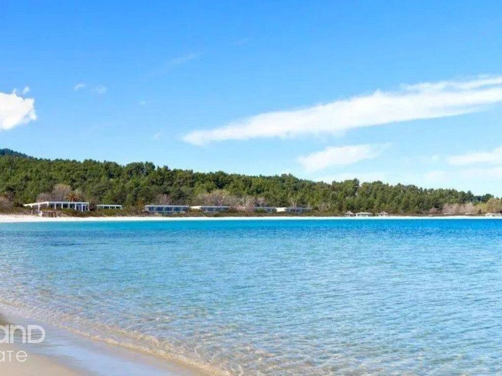 Forumland Real Estate, Παραλία Αγ. Τριάδας