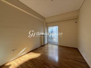 Διαμέρισμα με πάρκινγκ προς πώληση Αθήνα 