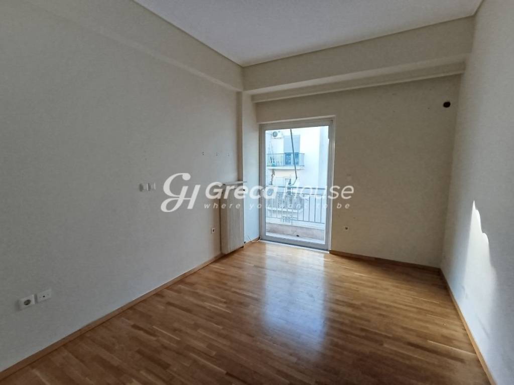 Διαμέρισμα με πάρκινγκ προς πώληση Αθήνα 