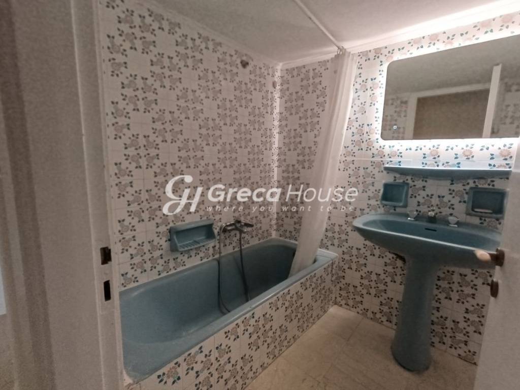 Διαμέρισμα με πάρκινγκ προς πώληση Αθήνα 