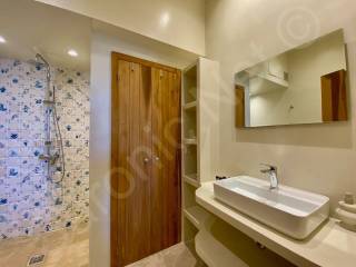 Bed 1, ensuite shower, utility cupboard for washing machine