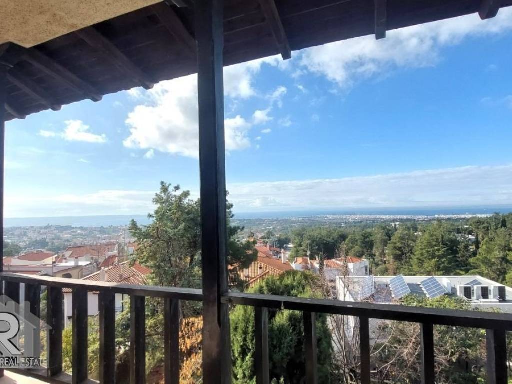 Θέα από μπαλκόνι