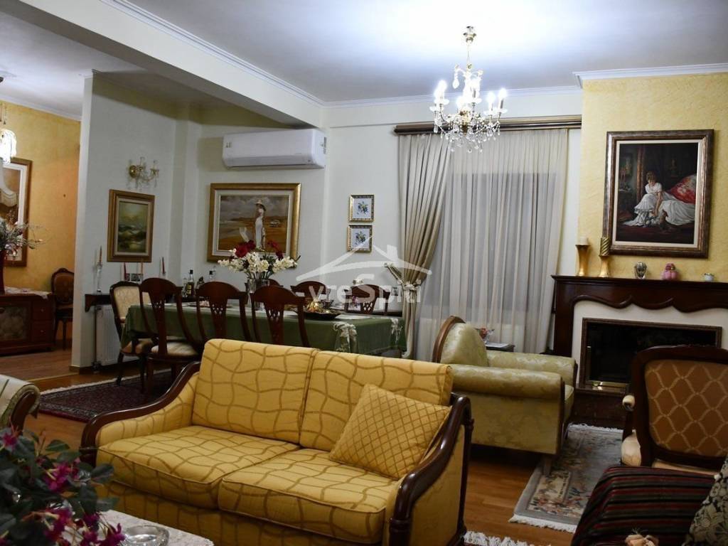 ΕΣΩΤΕΡΙΚΗ ΑΠΟΨΗ ΤΗΣ ΚΑΤΟΙΚΙΑΣ