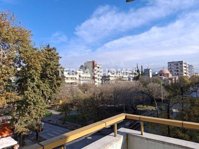 Θέα από μπαλκόνι