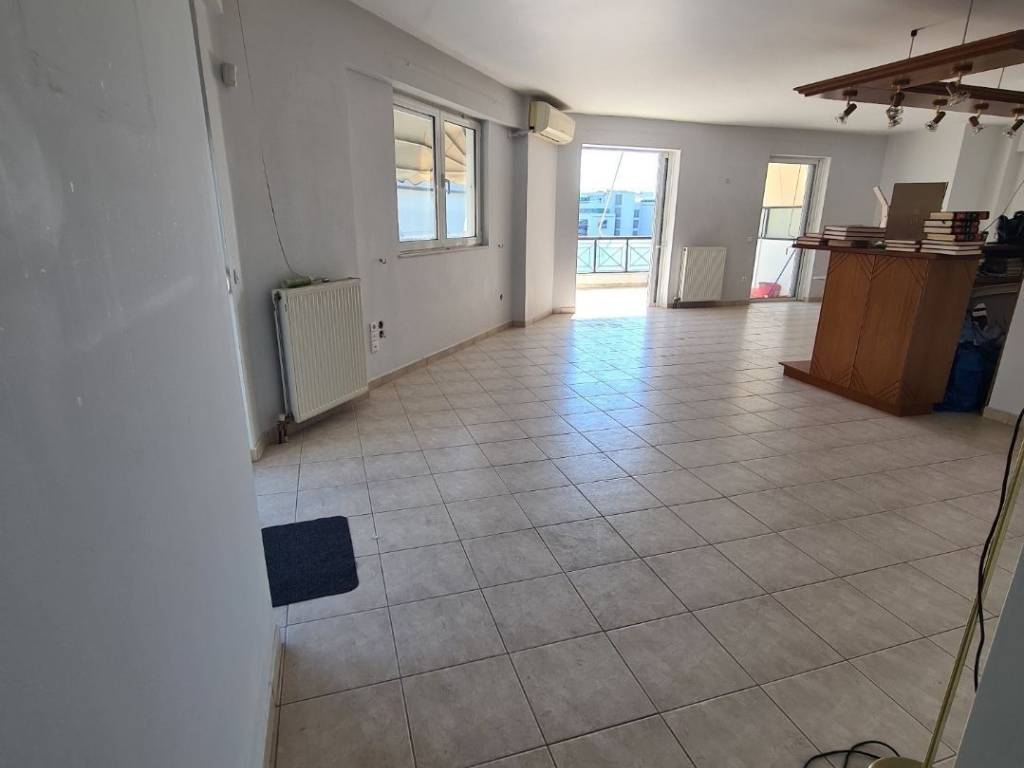 Terastios choros salonioy.