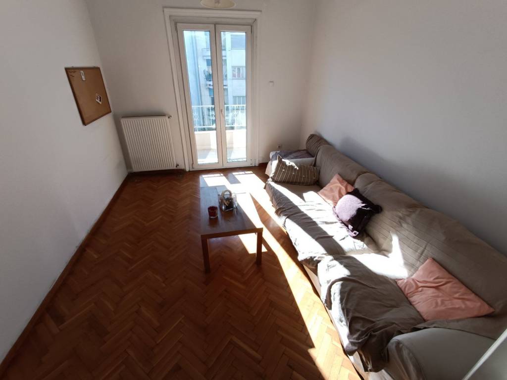 ANYPLACE MESITIKES YPERESIES