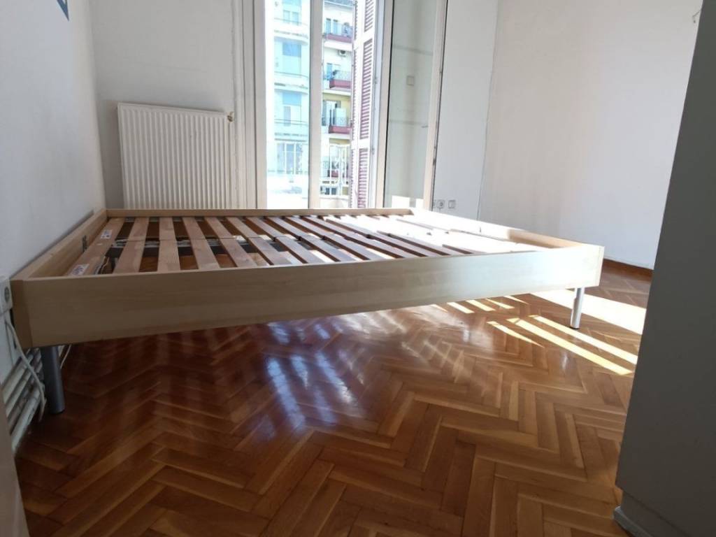 ANYPLACE MESITIKES YPERESIES