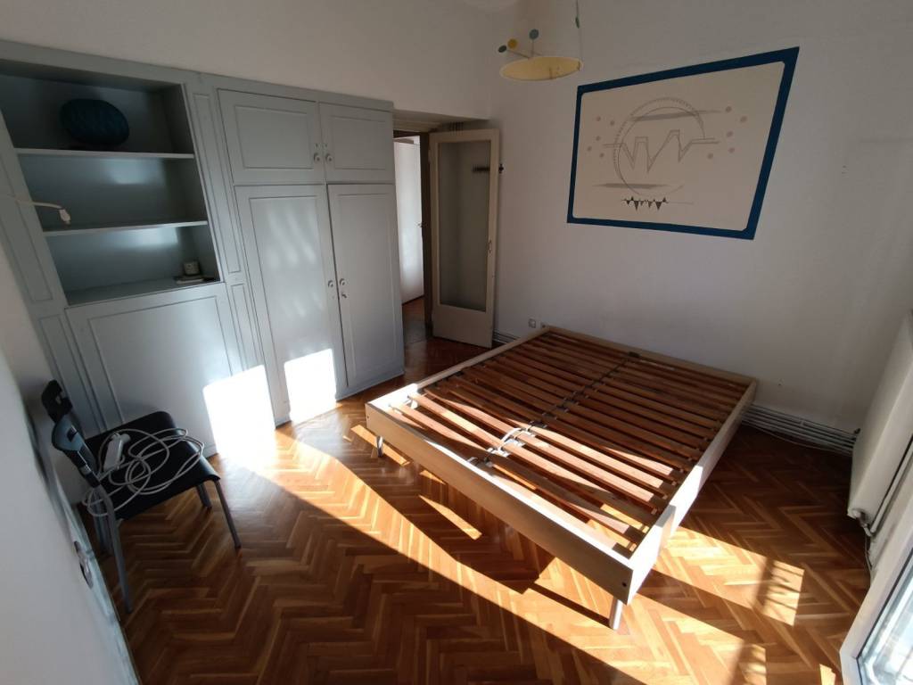 ANYPLACE MESITIKES YPERESIES