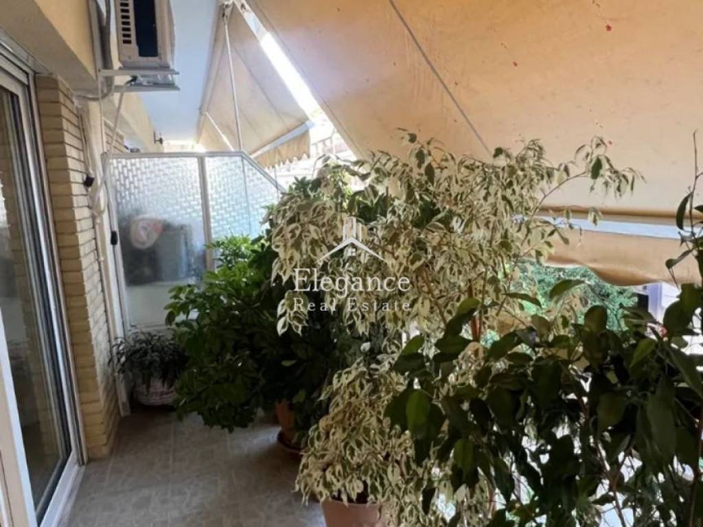 Θέα από μπαλκόνι