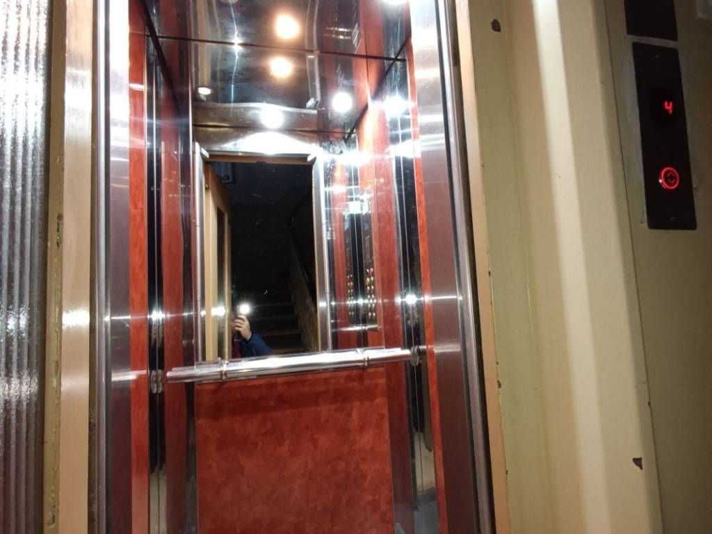 ANYPLACE MESITIKES YPERESIES