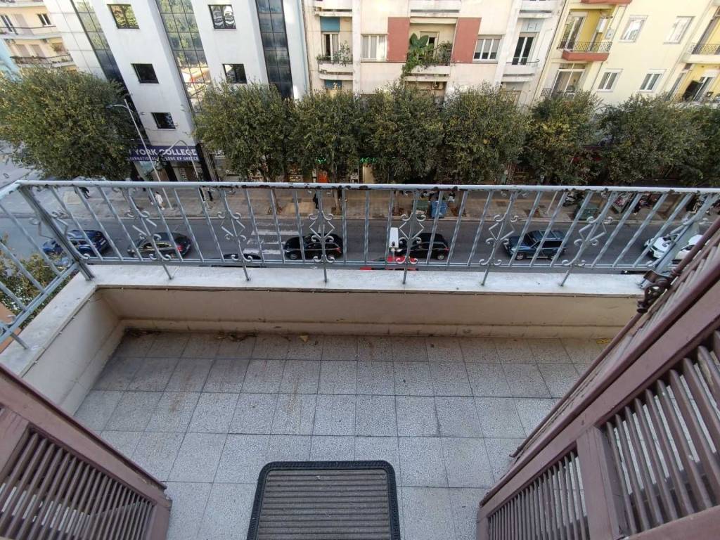 ANYPLACE MESITIKES YPERESIES