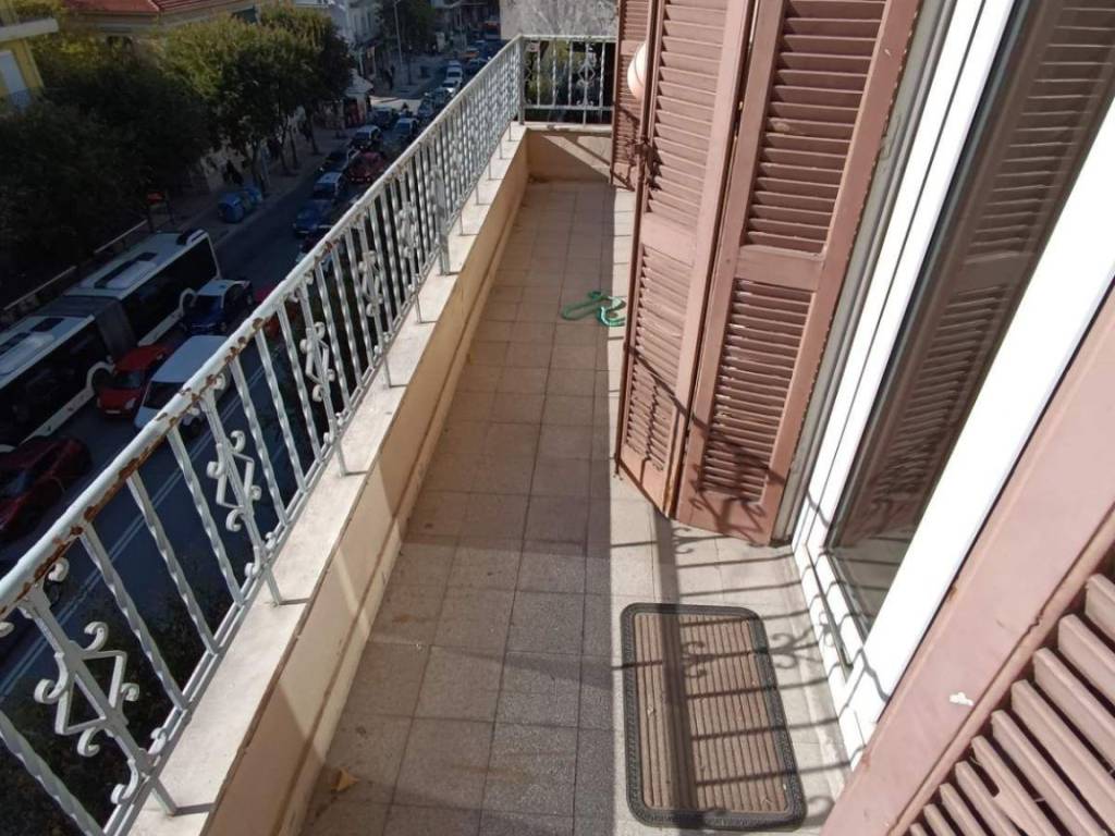 ANYPLACE MESITIKES YPERESIES