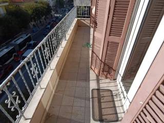 ANYPLACE MESITIKES YPERESIES