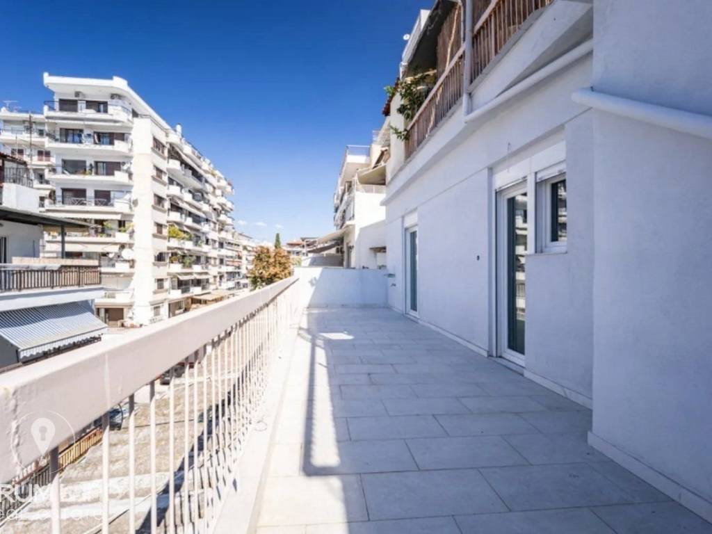 Forumland Real Estate, Βεράντες