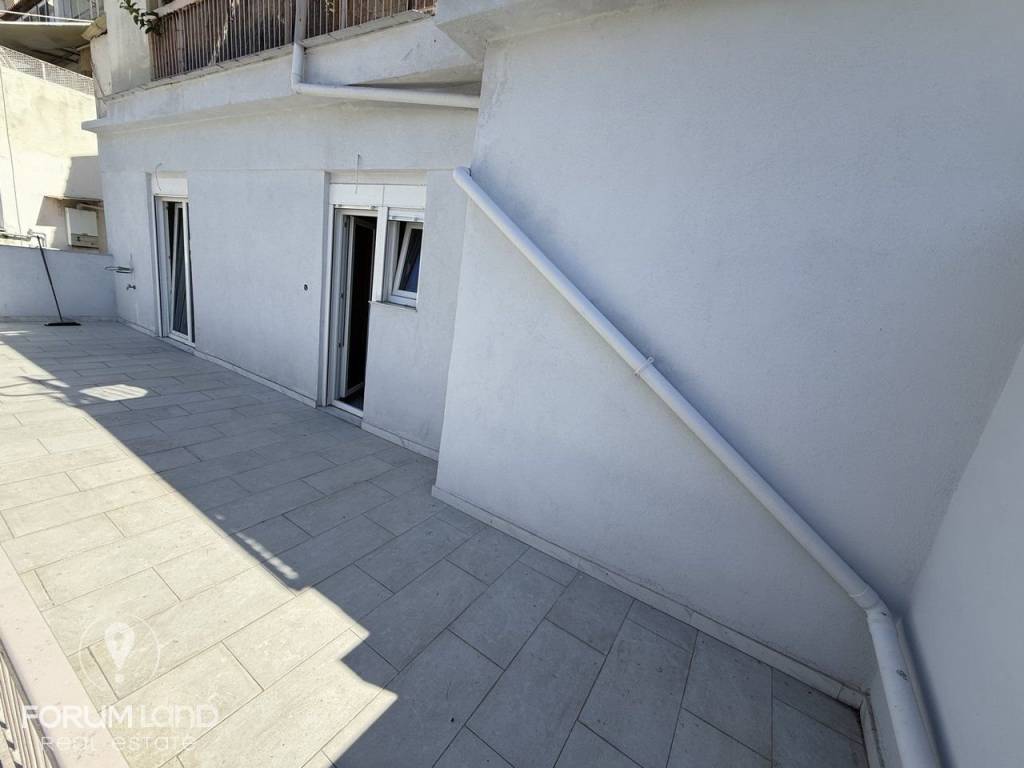 Forumland Real Estate, Berantes