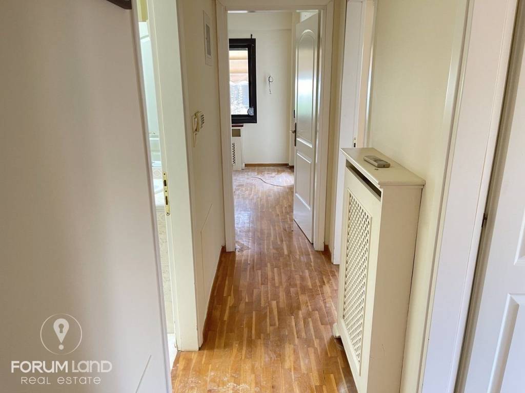 Forumland Real Estate, Όροφος