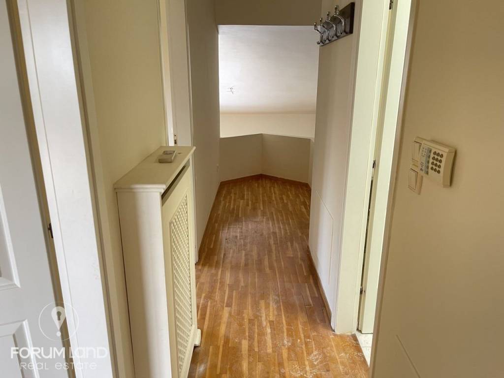 Forumland Real Estate, Διάδρομος