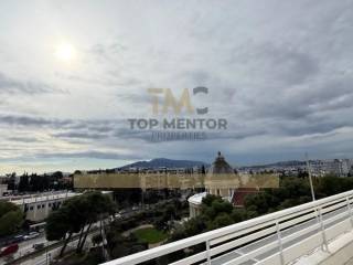 Θέα από μπαλκόνι