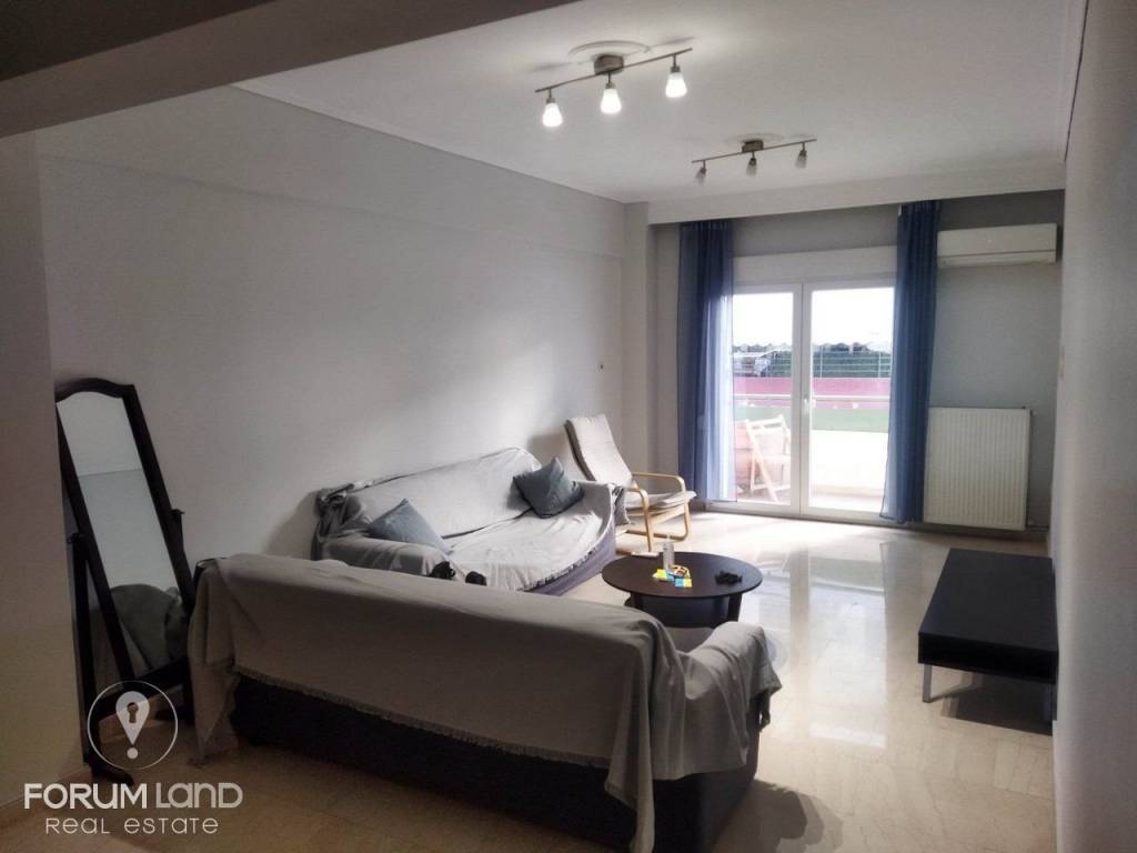 Forumland Real Estate, Σαλόνι