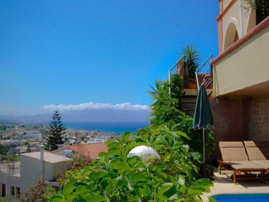 Θέα από μπαλκόνι
