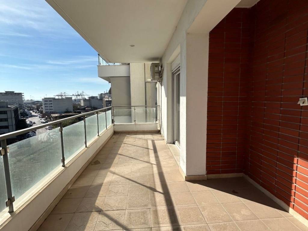 ΒΕΡΑΝΤΑ ΣΑΛΟΚΟΥΖΙΝΑΣ