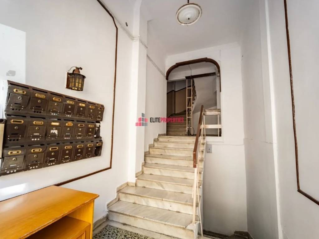 ΕΙΣΟΔΟΣ ΠΟΛΥΚΑΤΟΙΚΙΑΣ