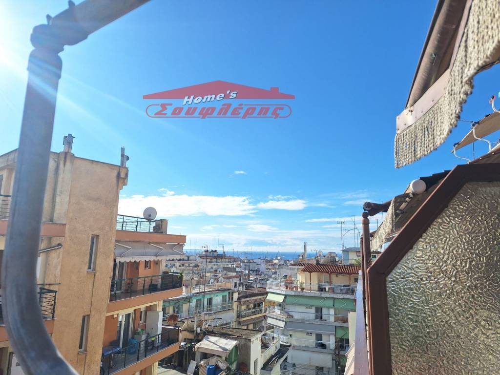 ΠΟΛΥ ΦΩΤΕΙΝΟ ΜΕ ΤΕΝΤΕΣ ΚΑΙ ΘΕΑ ΘΑΛΑΣΣΑ