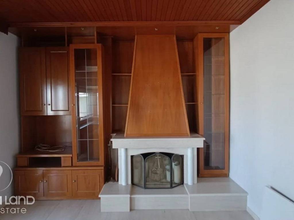 Forumland Real Estate, Σαλόνι με τζάκι