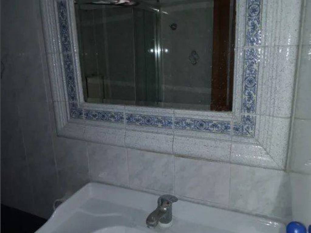 Forumland Real Estate, Μπάνιο