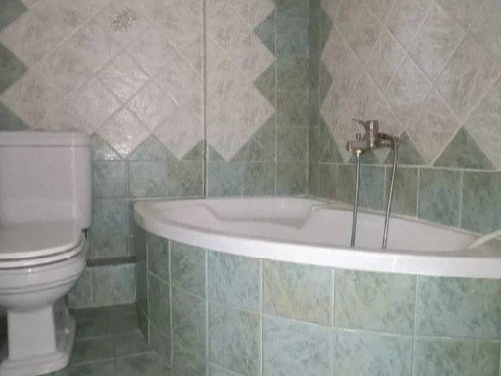 Forumland Real Estate, Μπάνιο