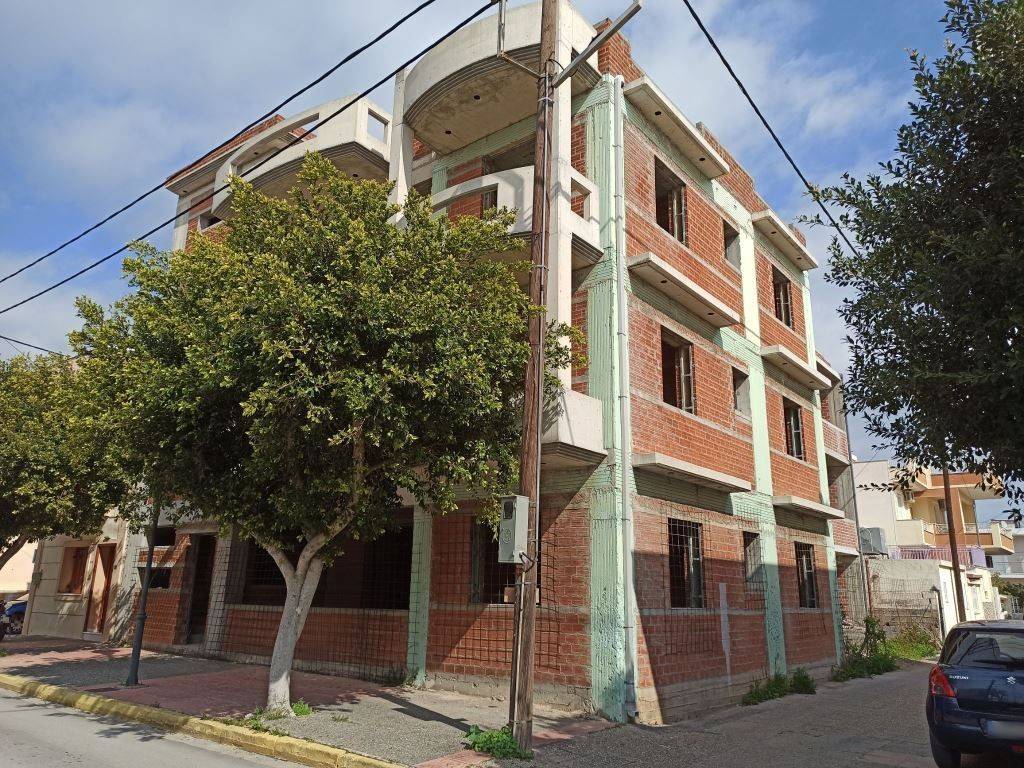 E DYTIKE KAI NOTIA OPSE TOY KTERIOY