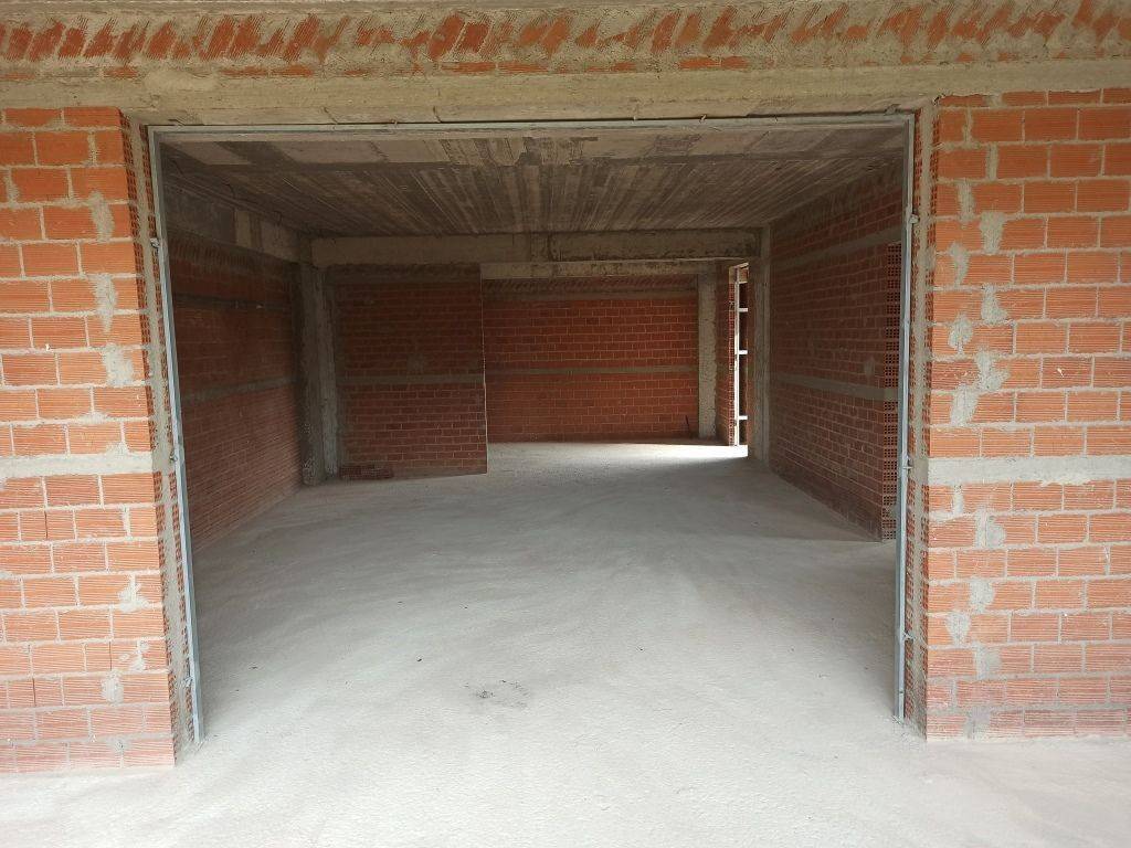 ENIAIOS CHOROS SALONI-TRAPEZARIA-KOYZINA